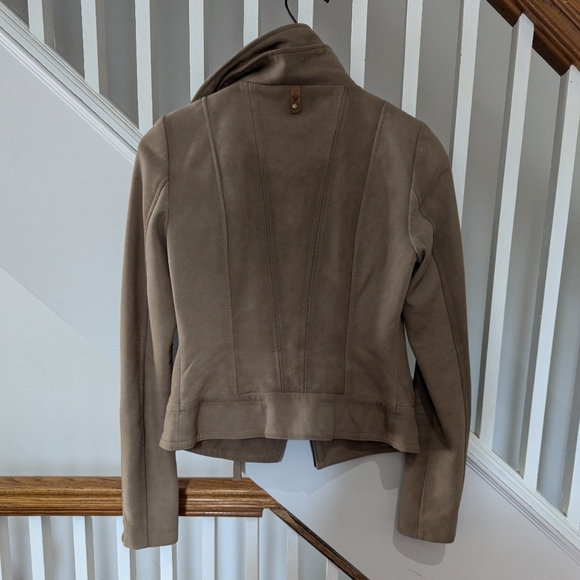 Mackage for Aritzia Lambskin  high collar moto jacket - xxs - colour sand - Picture 2 of 12